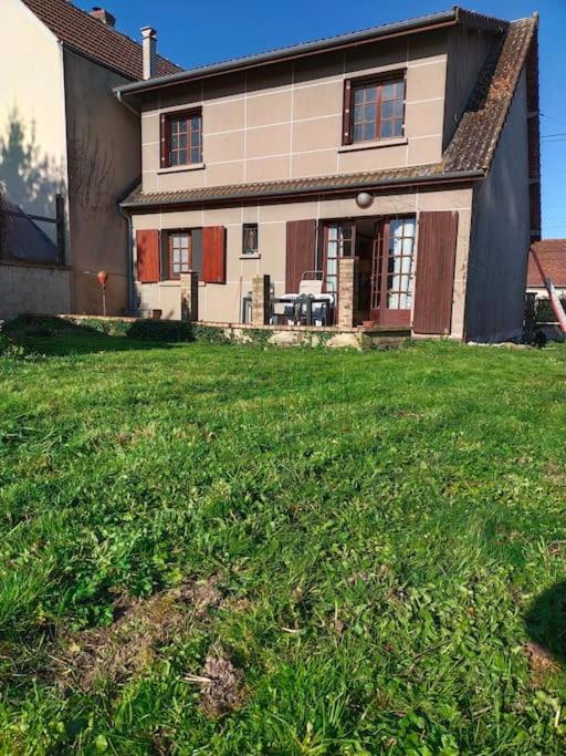 Gite La Vie Au Vert Spacieux Et Autonome Malay-le-Grand Exterior photo